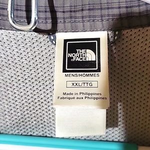 Men's 2XL North face lightweight casual dress shirt.